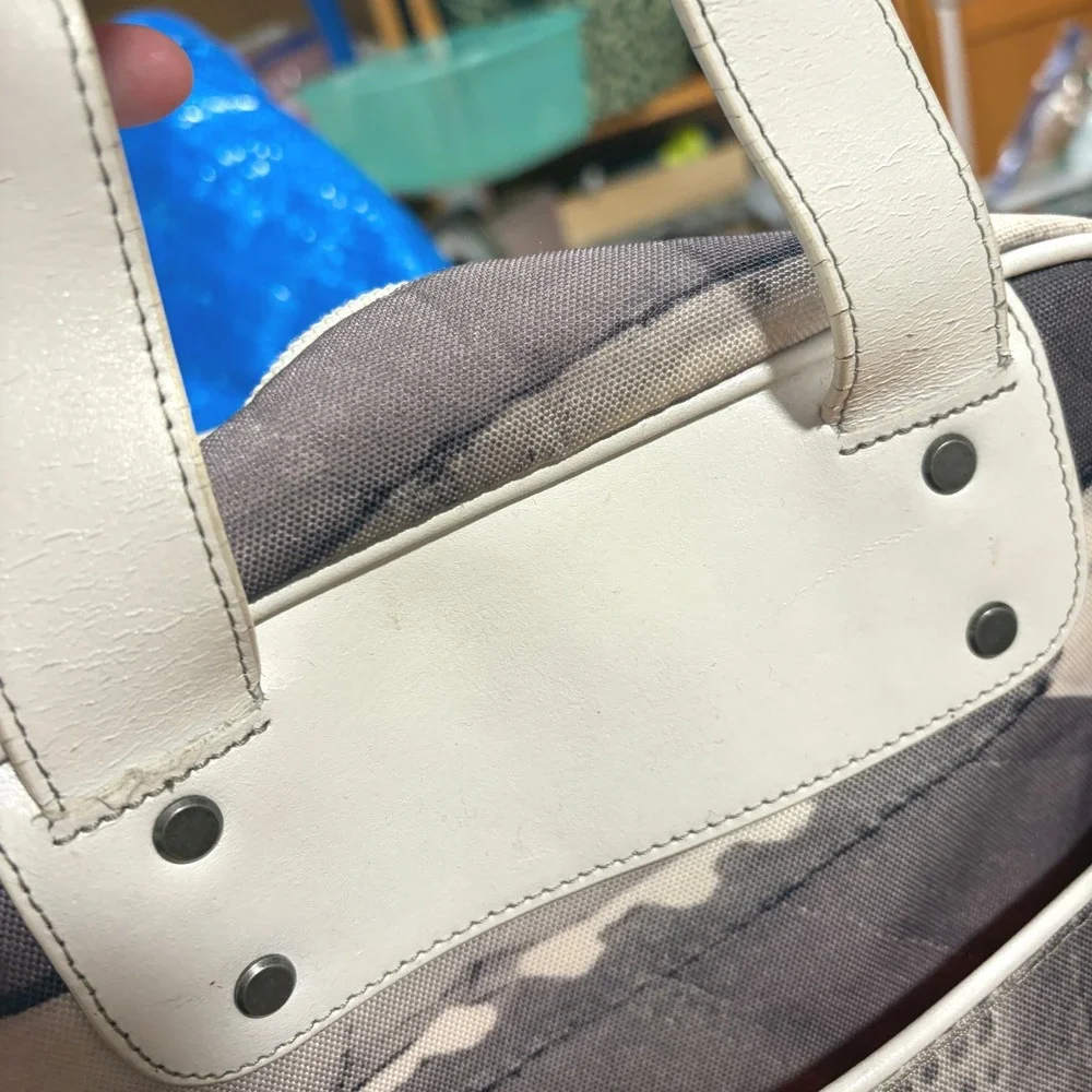 Vintage Nike Sportswear Messenger Bag Grey White Graphic Sneaker Retro Crossbody